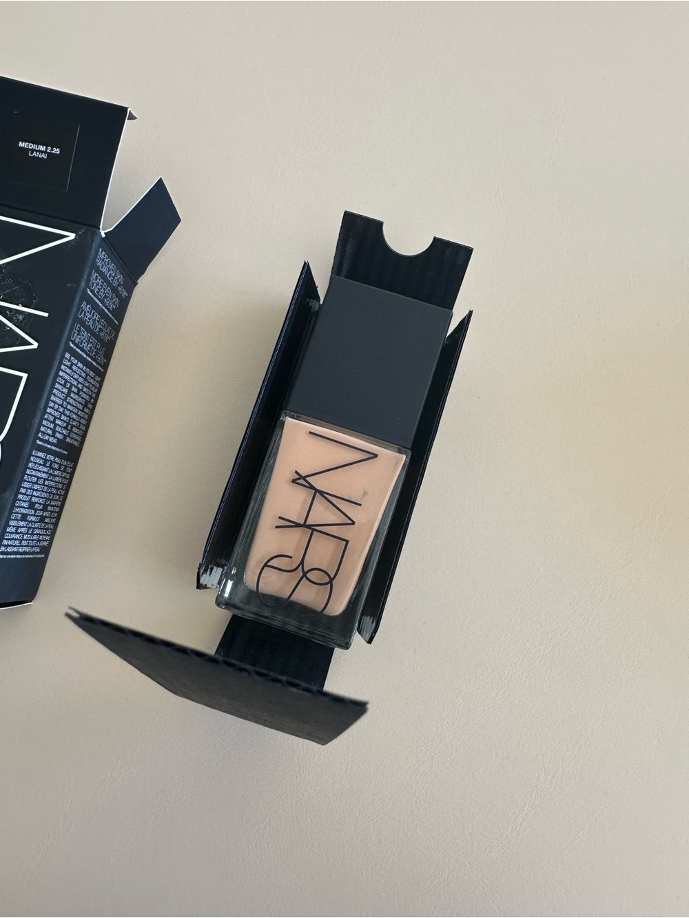 NARS Light Reflecting Foundation Medium 2.25 Lanai 1 fl oz (30 Ml) Brand New Box